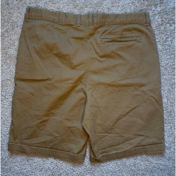 Old Navy Built-In Flex Mid-Rise Flat Front Chino Short Brown Boy's Size Plus 18 - Picture 2 of 5